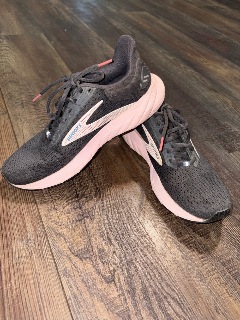Brooks Anthem 6 Women’s Size 8 B Running Shoes Pink/Gray
